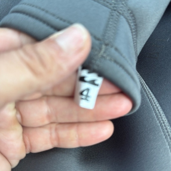 BNWT! Hard to find,BILLABONG SYNERGY SHORTY WETSUIT - Picture 11 of 11